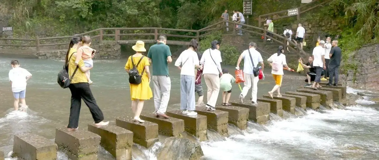 端午何处去 “粽”情华蓥山川东大瀑布